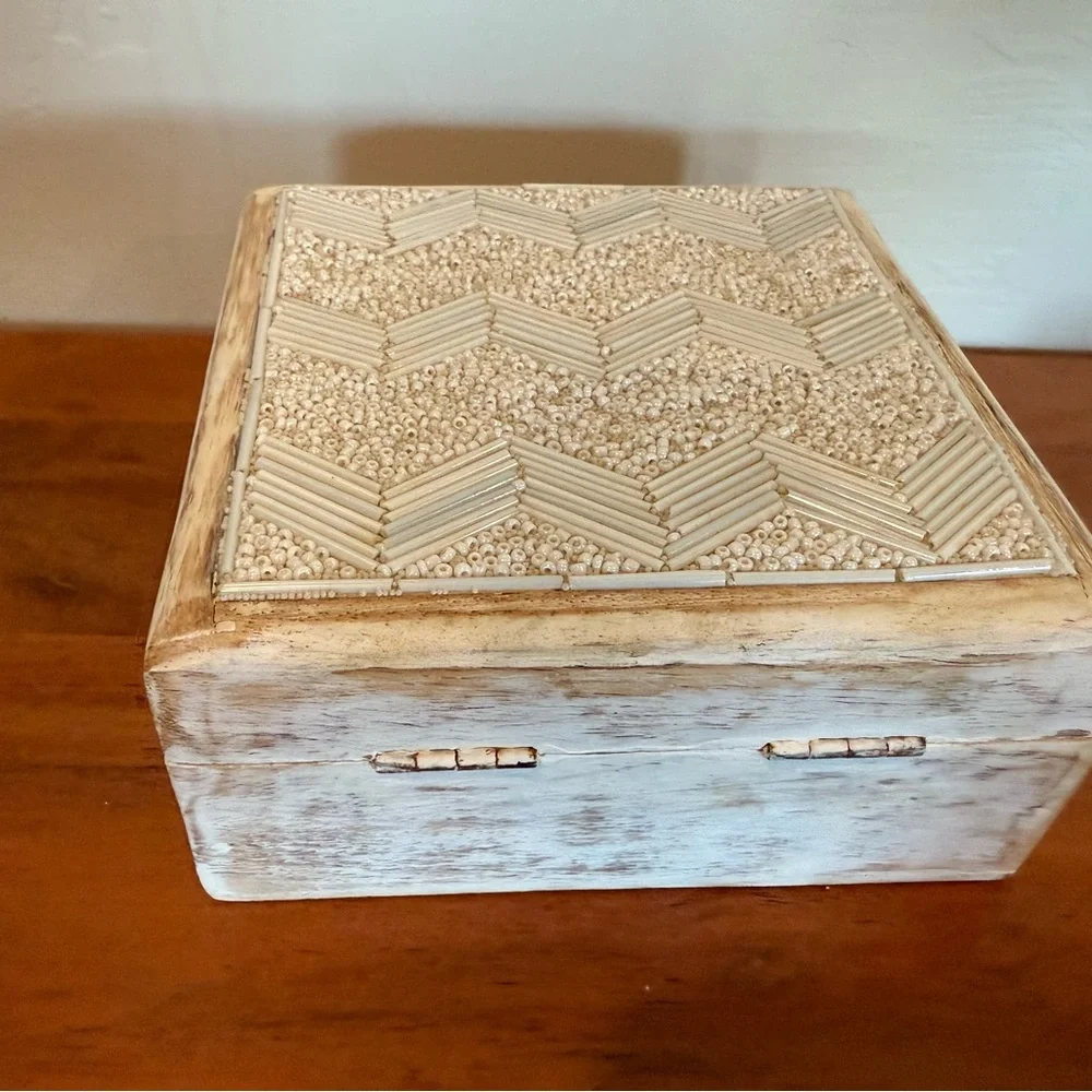 Decorative Beaded Cream‎ and White trinket storage Box jewelry organizer